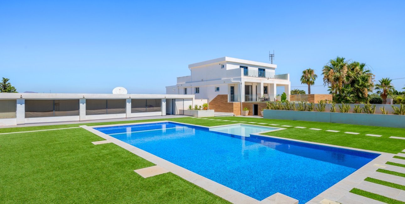 Reventa - Finca -
Los Montesinos - La Herrada