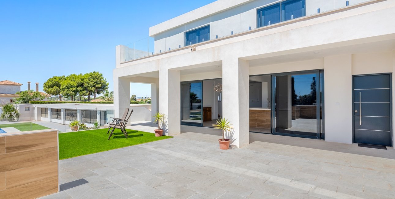 Reventa - Finca -
Los Montesinos - La Herrada