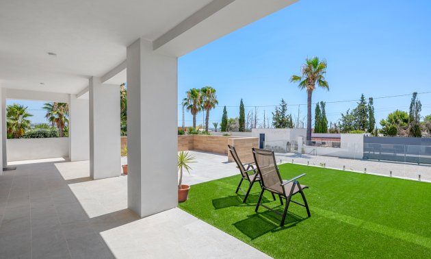 Reventa - Finca -
Los Montesinos - La Herrada