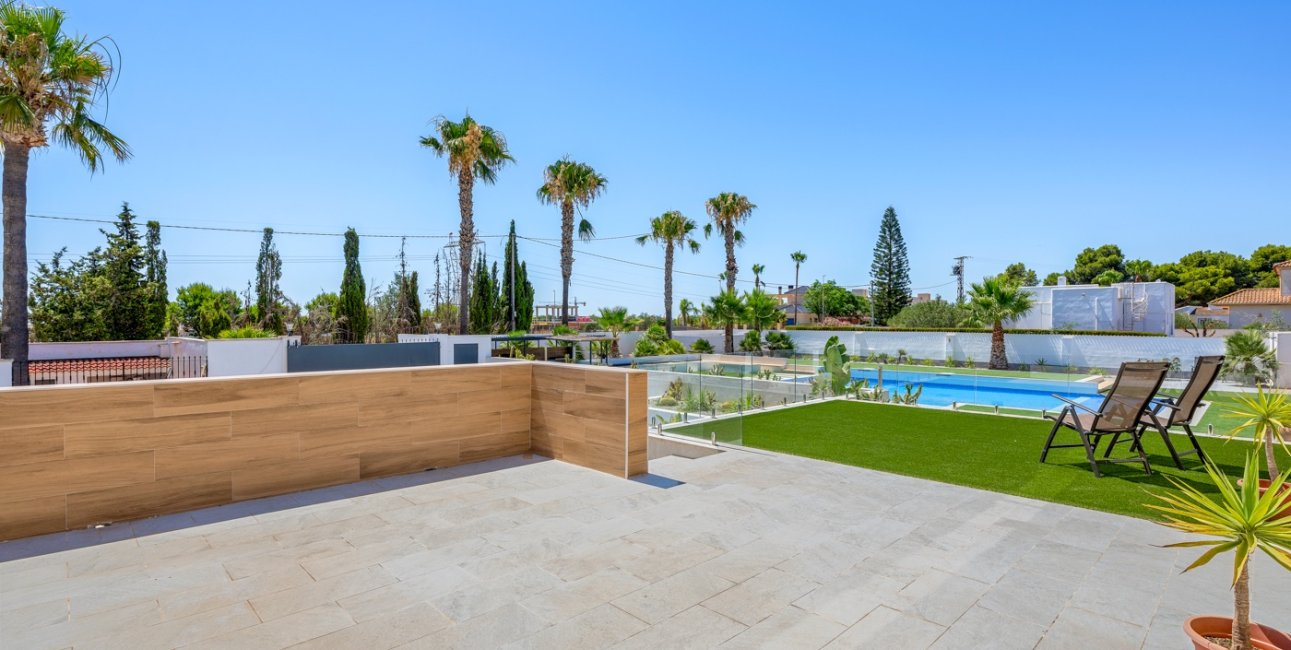 Reventa - Finca -
Los Montesinos - La Herrada
