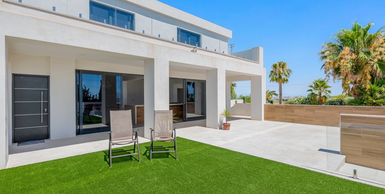 Reventa - Finca -
Los Montesinos - La Herrada