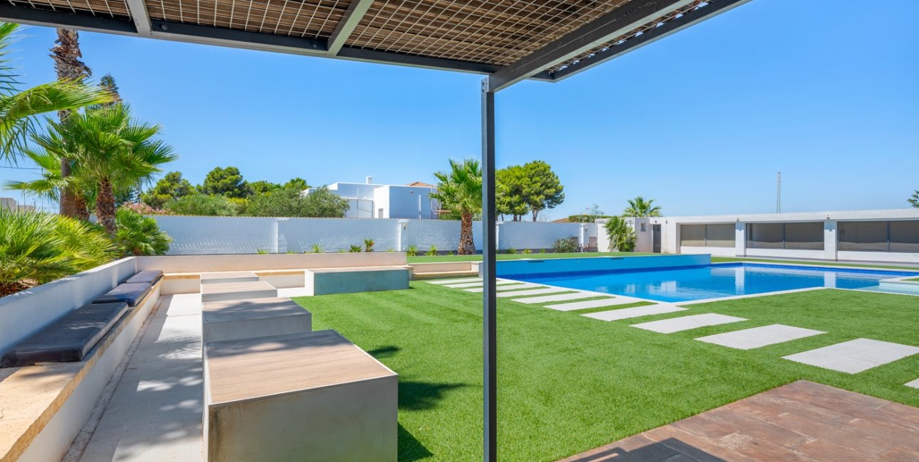 Reventa - Finca -
Los Montesinos - La Herrada