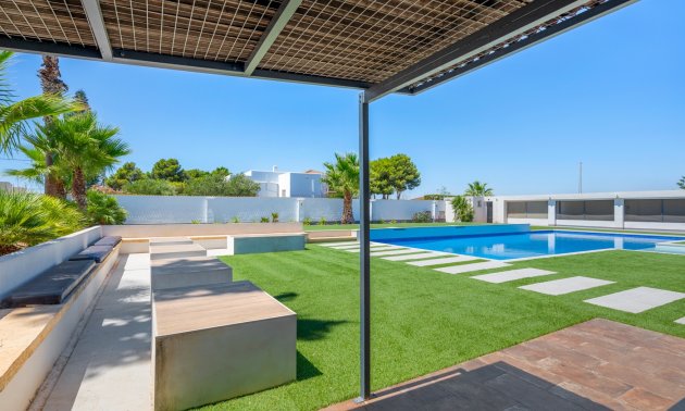 Reventa - Finca -
Los Montesinos - La Herrada