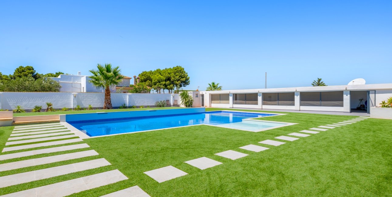 Reventa - Finca -
Los Montesinos - La Herrada
