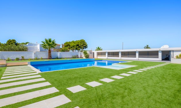 Reventa - Finca -
Los Montesinos - La Herrada