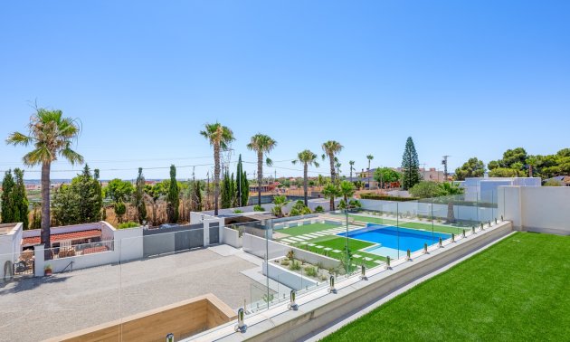 Reventa - Finca -
Los Montesinos - La Herrada