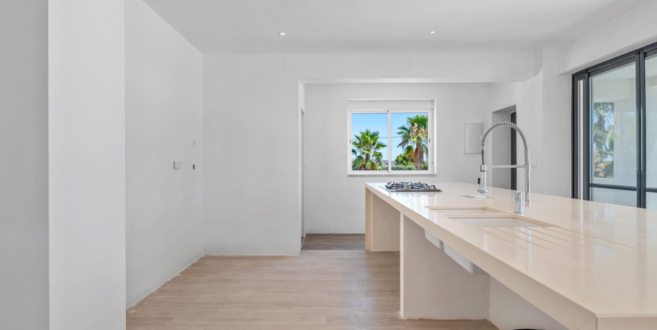 Reventa - Finca -
Los Montesinos - La Herrada