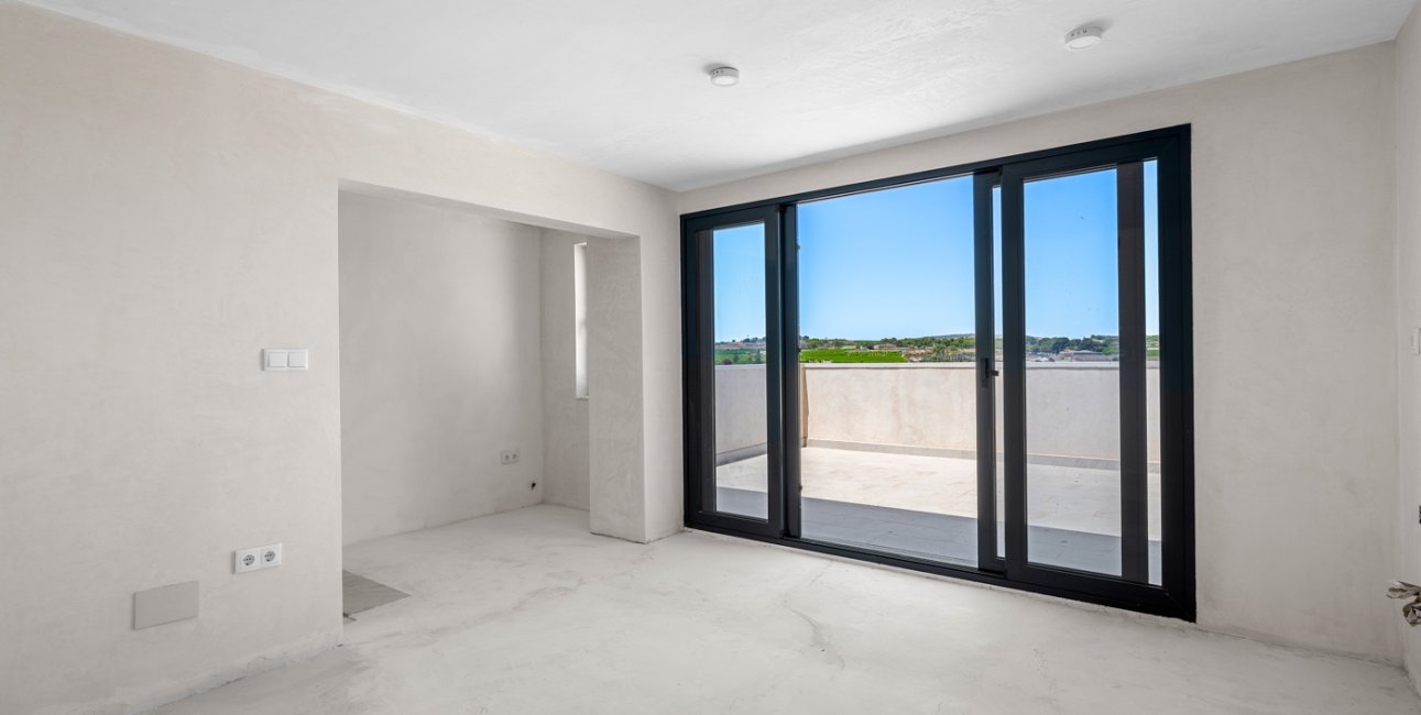Reventa - Finca -
Los Montesinos - La Herrada