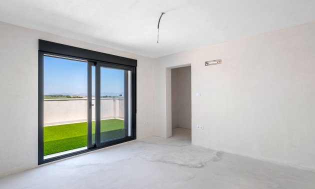 Reventa - Finca -
Los Montesinos - La Herrada