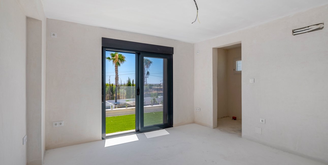 Reventa - Finca -
Los Montesinos - La Herrada