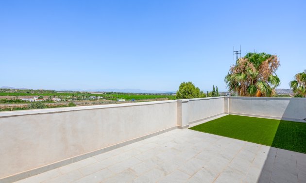 Reventa - Finca -
Los Montesinos - La Herrada