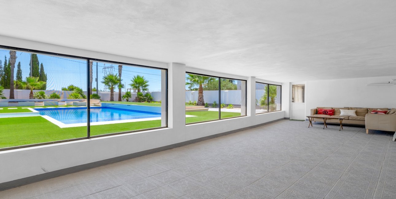 Reventa - Finca -
Los Montesinos - La Herrada