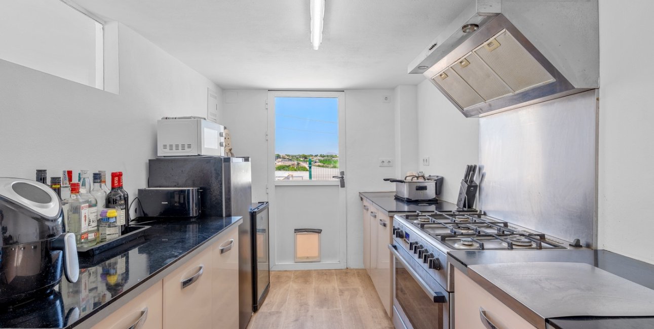 Reventa - Finca -
Los Montesinos - La Herrada