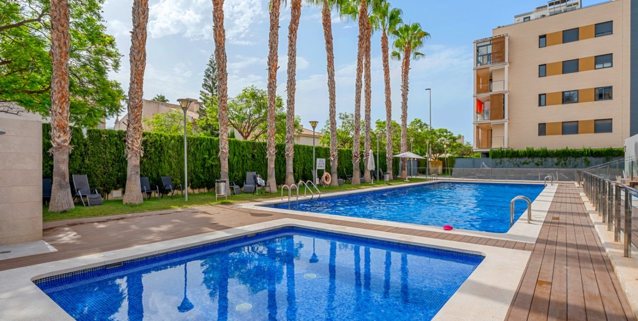 Resale - Apartment / flat -
El Campello - Playa Muchavista