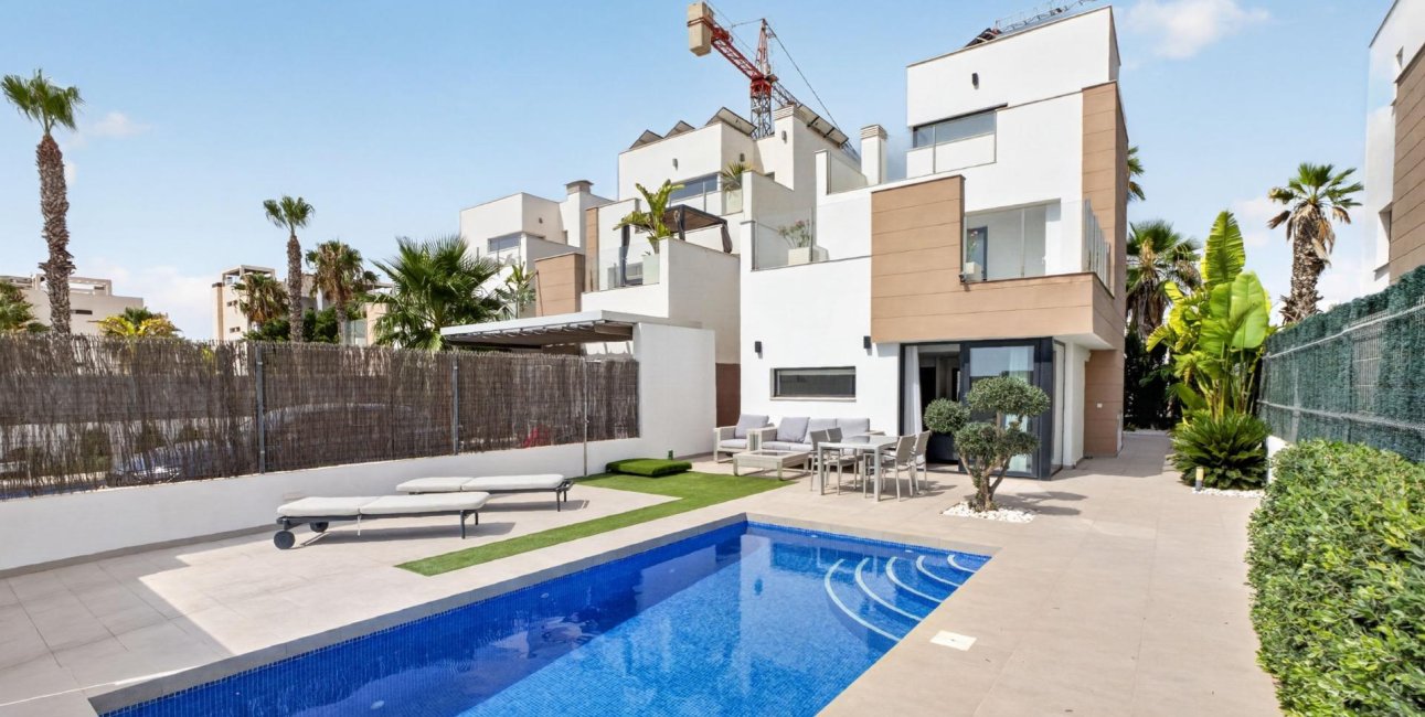 Resale - Villa -
Guardamar del Segura - El Raso