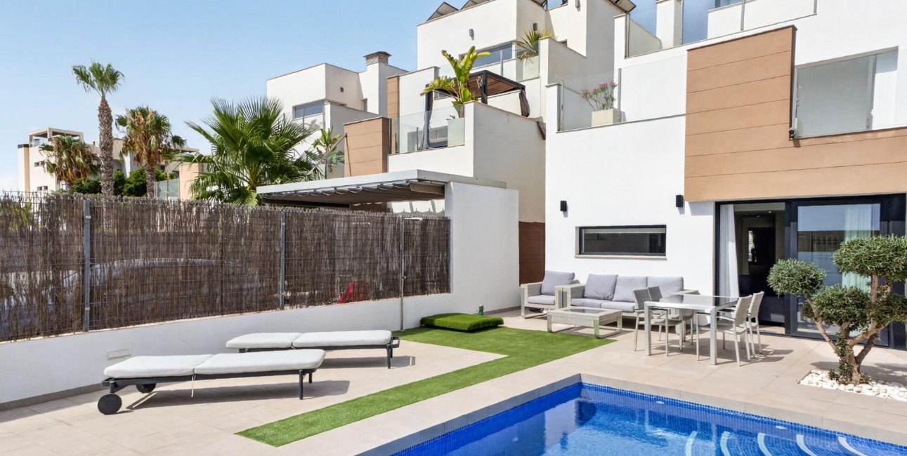 Resale - Villa -
Guardamar del Segura - El Raso