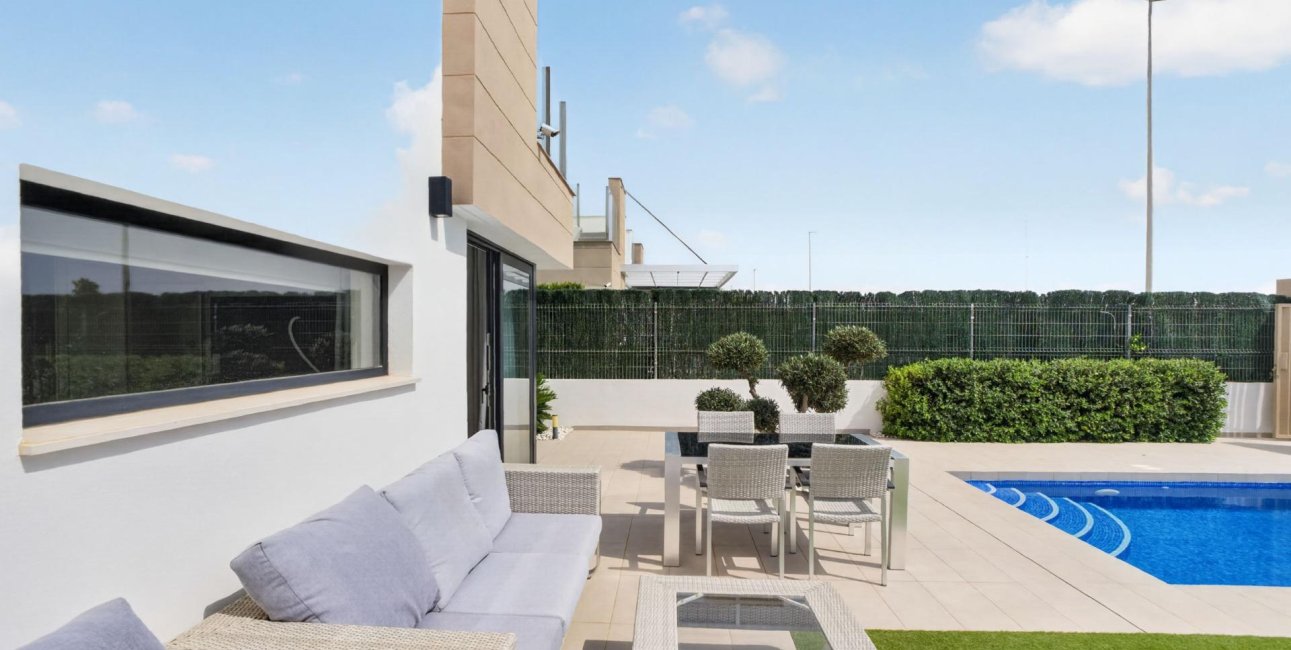 Resale - Villa -
Guardamar del Segura - El Raso