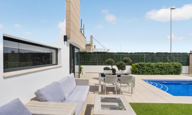 Resale - Villa -
Guardamar del Segura - El Raso