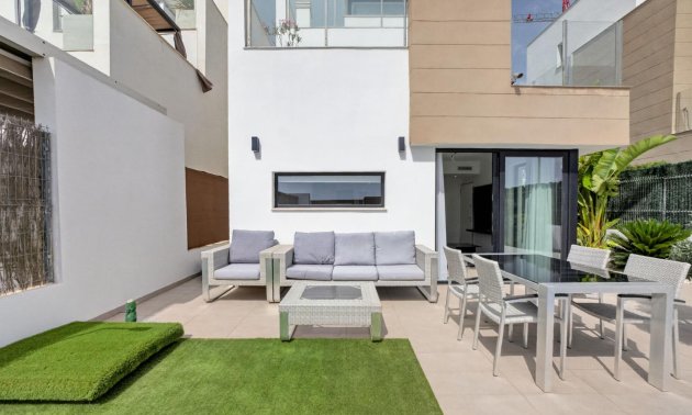 Resale - Villa -
Guardamar del Segura - El Raso