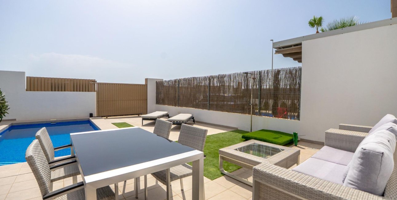 Resale - Villa -
Guardamar del Segura - El Raso