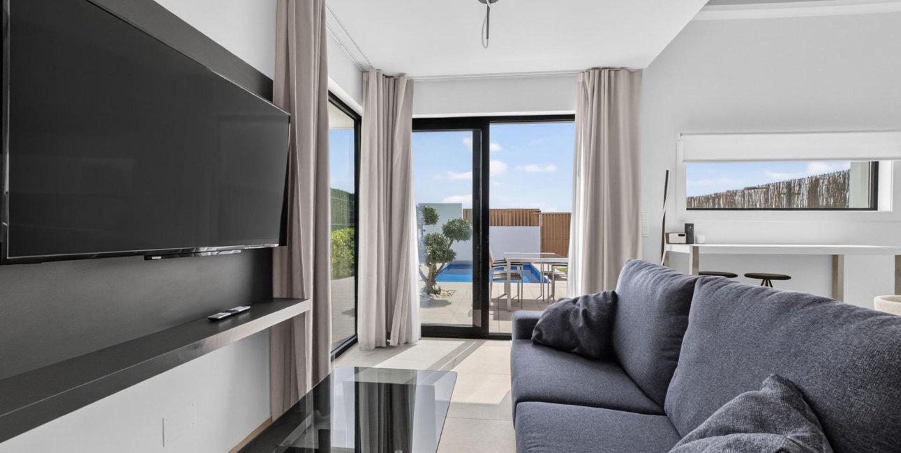 Resale - Villa -
Guardamar del Segura - El Raso