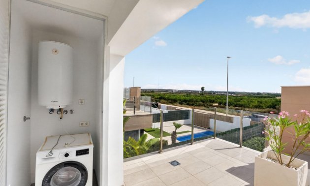 Resale - Villa -
Guardamar del Segura - El Raso