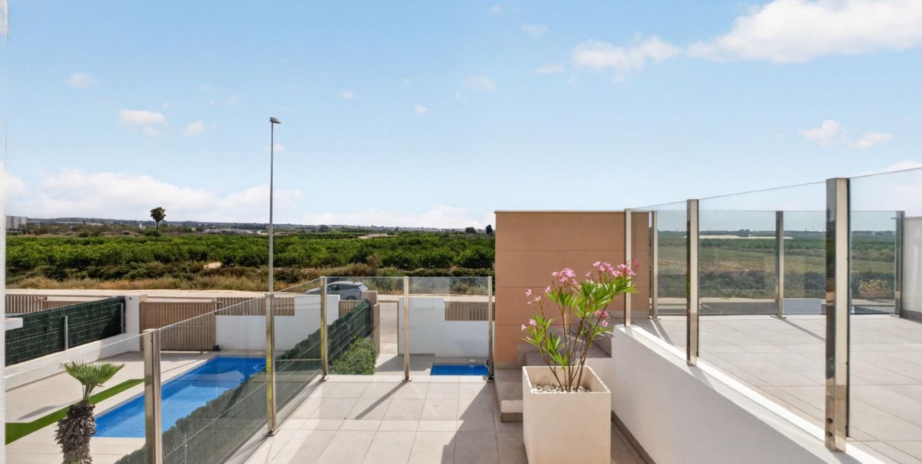 Resale - Villa -
Guardamar del Segura - El Raso