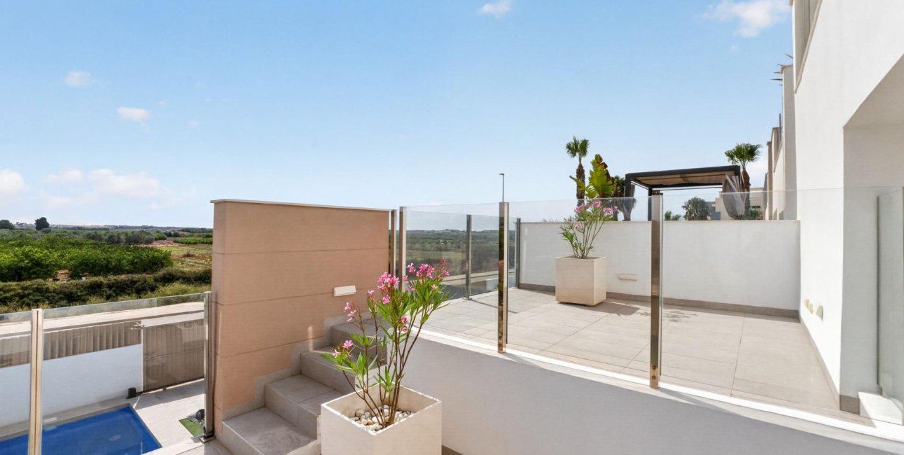 Resale - Villa -
Guardamar del Segura - El Raso