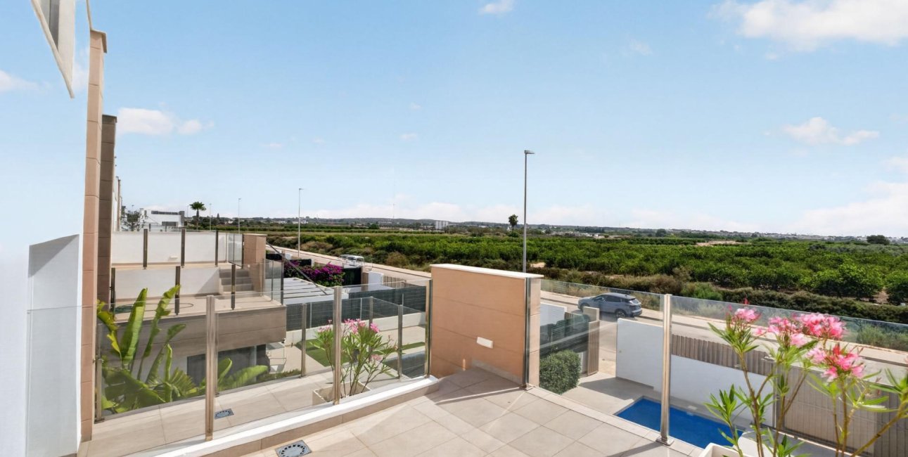 Resale - Villa -
Guardamar del Segura - El Raso