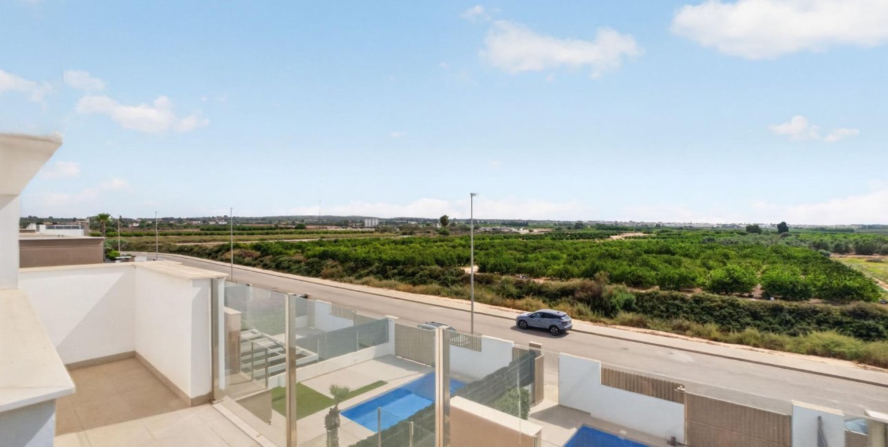Resale - Villa -
Guardamar del Segura - El Raso