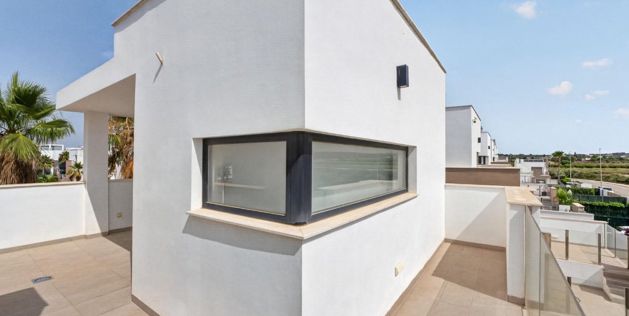 Resale - Villa -
Guardamar del Segura - El Raso