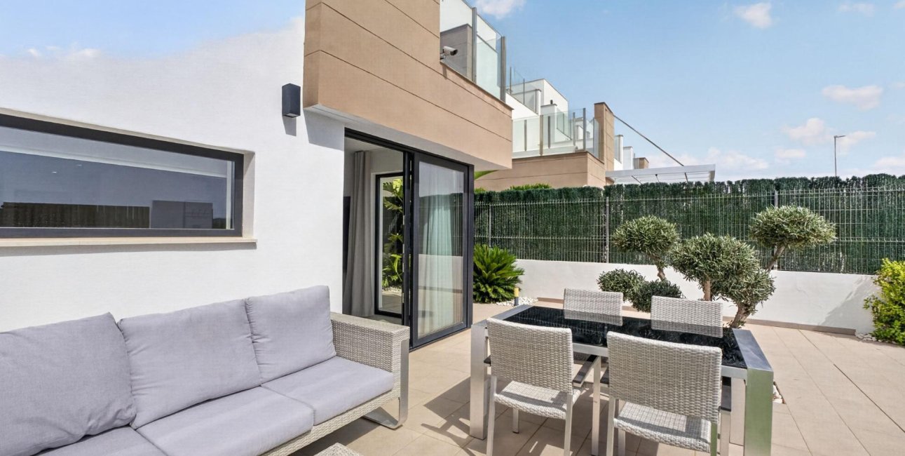 Resale - Villa -
Guardamar del Segura - El Raso
