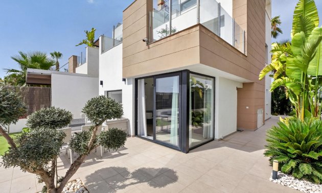 Resale - Villa -
Guardamar del Segura - El Raso