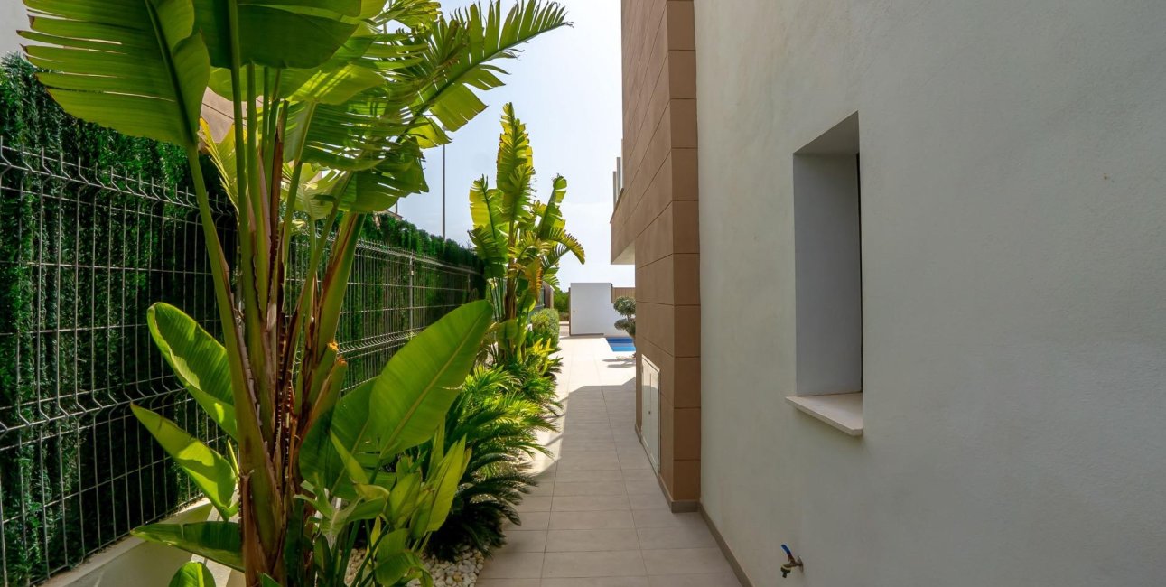 Resale - Villa -
Guardamar del Segura - El Raso