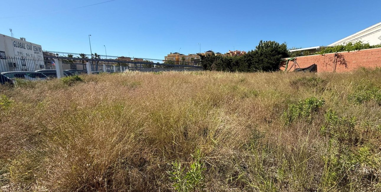 Resale - Plot / Land -
Orihuela Costa - La Regia
