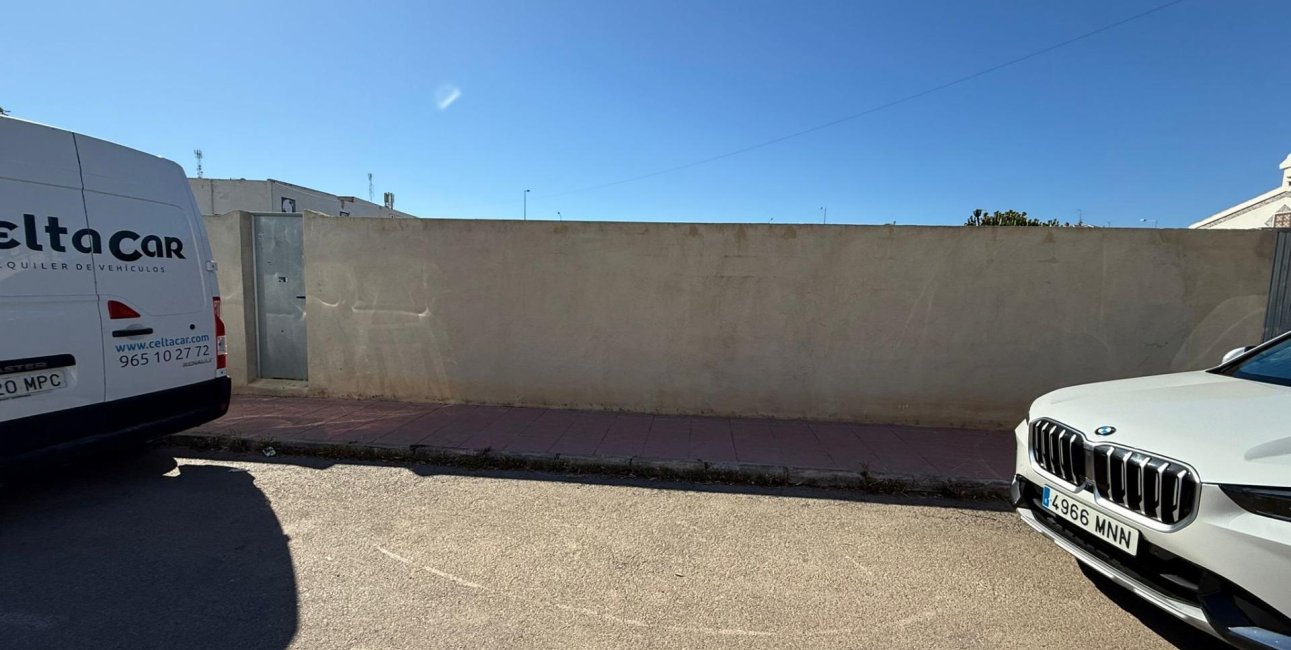 Resale - Plot / Land -
Orihuela Costa - La Regia
