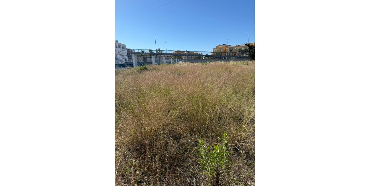 Resale - Plot / Land -
Orihuela Costa - La Regia