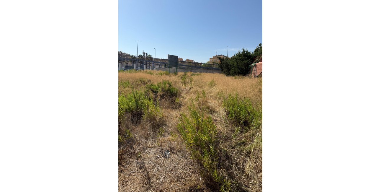 Resale - Plot / Land -
Orihuela Costa - La Regia