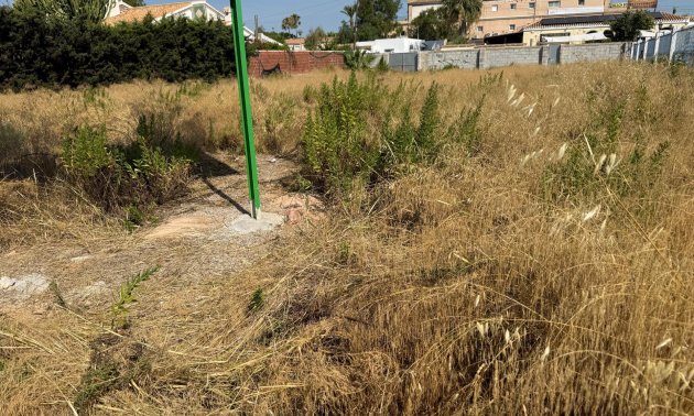 Resale - Plot / Land -
Orihuela Costa - La Regia