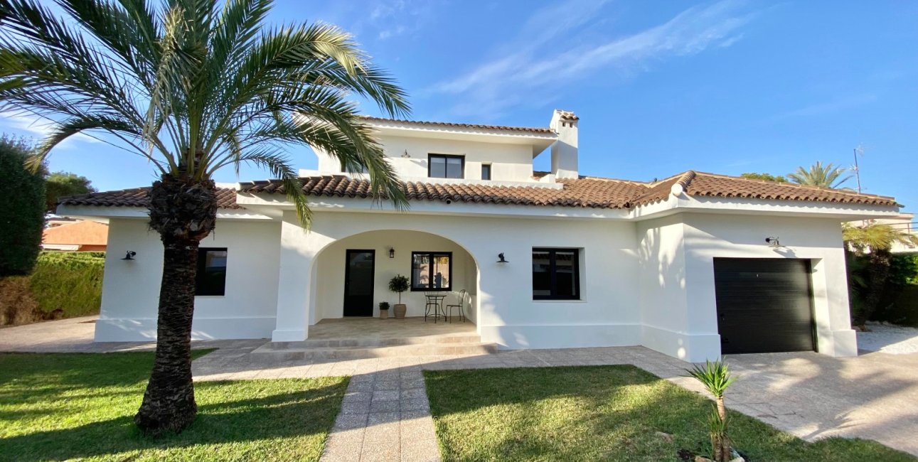 Resale - Villa -
Orihuela Costa - Cabo Roig