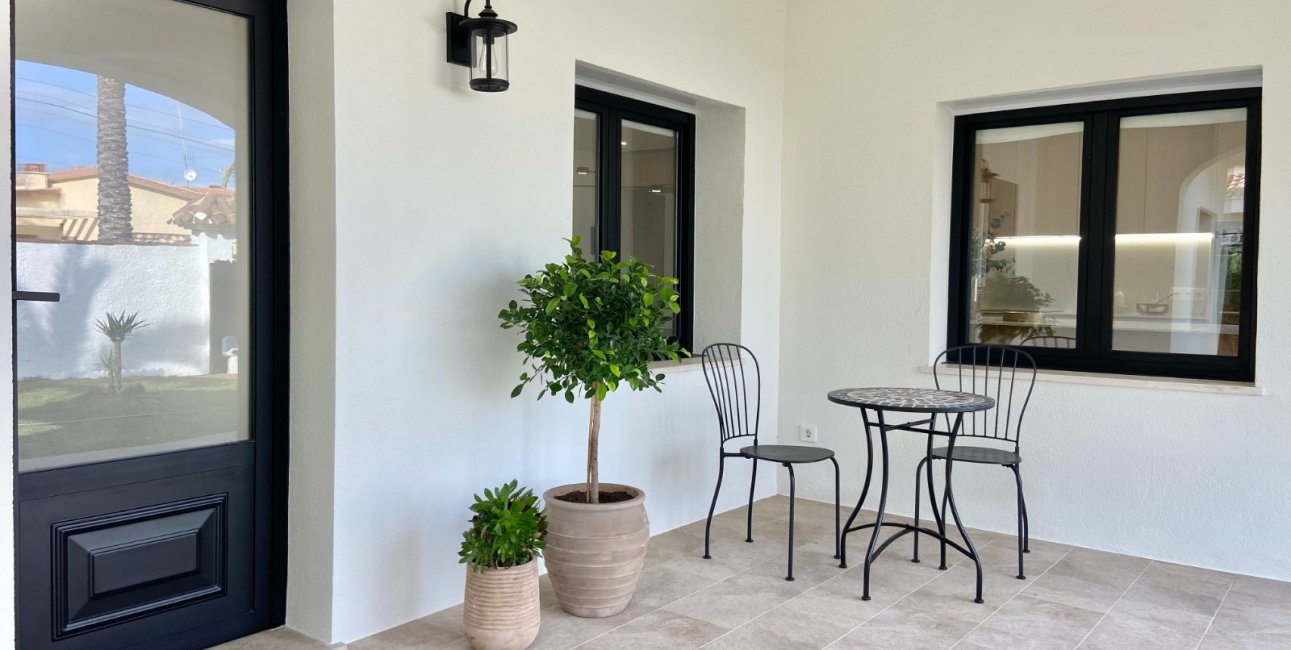 Resale - Villa -
Orihuela Costa - Cabo Roig