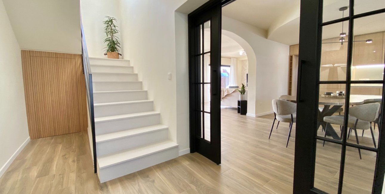 Resale - Villa -
Orihuela Costa - Cabo Roig