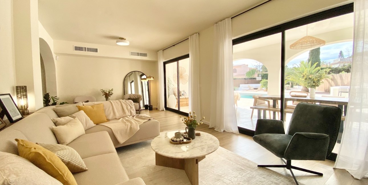 Resale - Villa -
Orihuela Costa - Cabo Roig