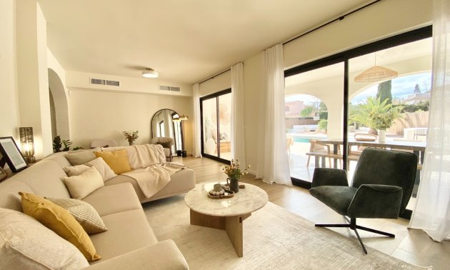 Resale - Villa -
Orihuela Costa - Cabo Roig