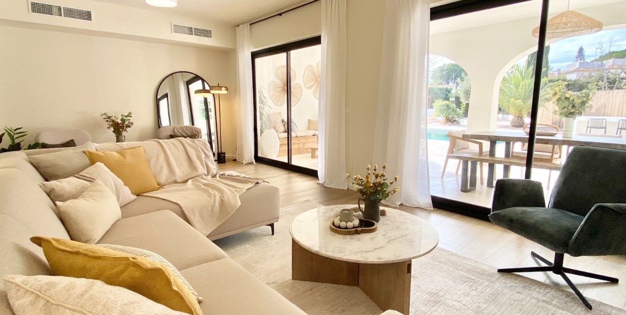 Resale - Villa -
Orihuela Costa - Cabo Roig