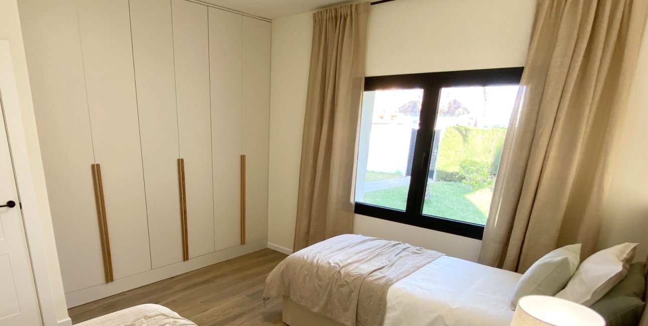 Resale - Villa -
Orihuela Costa - Cabo Roig