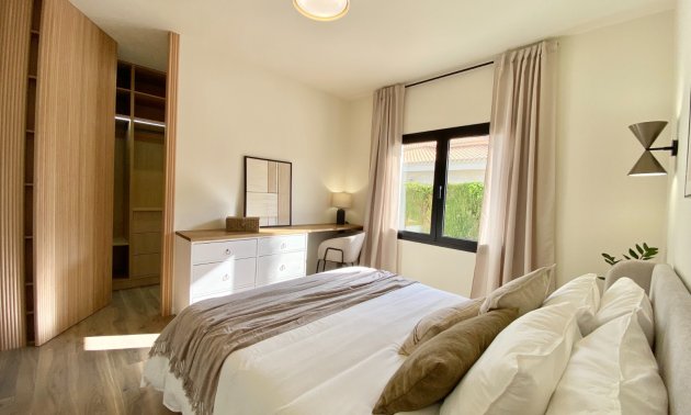 Resale - Villa -
Orihuela Costa - Cabo Roig