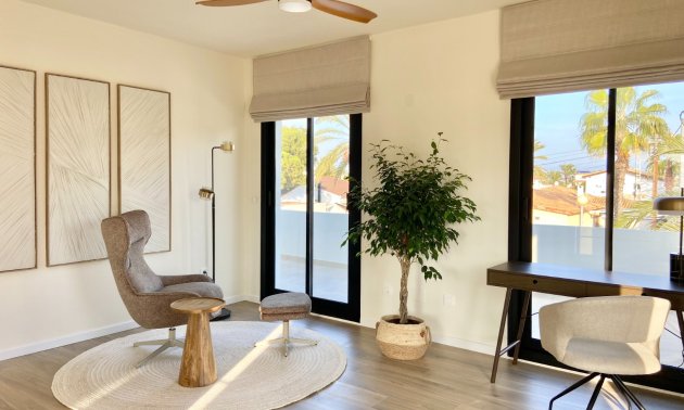 Resale - Villa -
Orihuela Costa - Cabo Roig