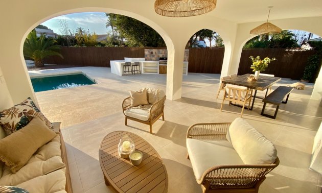 Resale - Villa -
Orihuela Costa - Cabo Roig