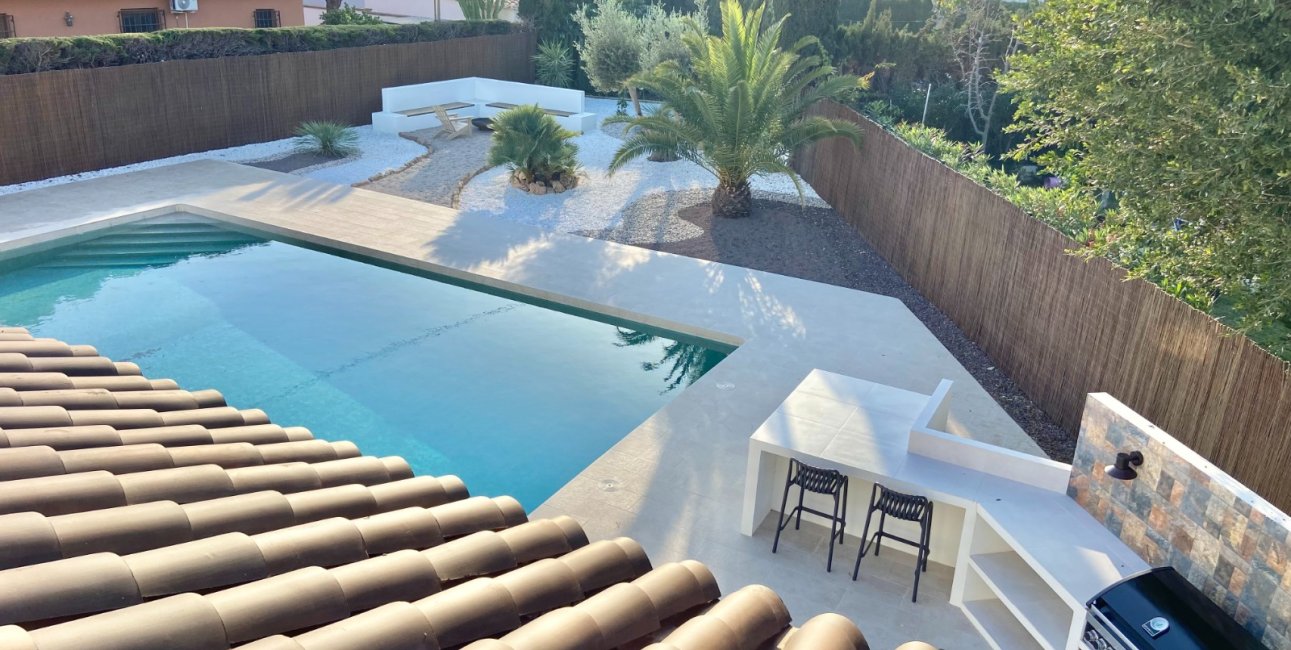 Resale - Villa -
Orihuela Costa - Cabo Roig